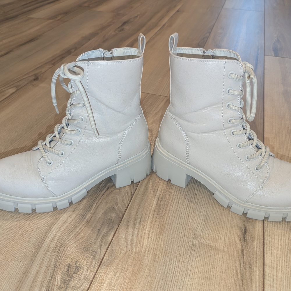 MIA Women's Cream Lace-Up Combat Boots - Picture 2 of 7